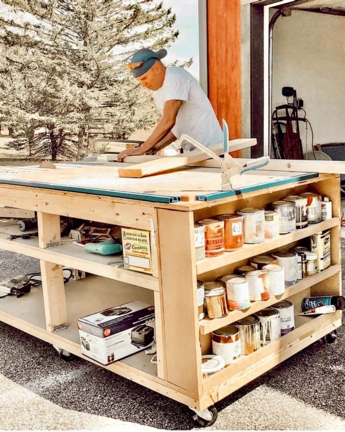 DIY Mobile Workbench Styling Tip: A Clever Workspace for Any Season, image size:1200x1502