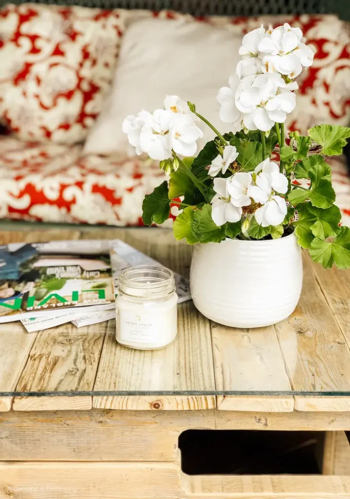 How to DIY A Mobile Pallet Coffee Table