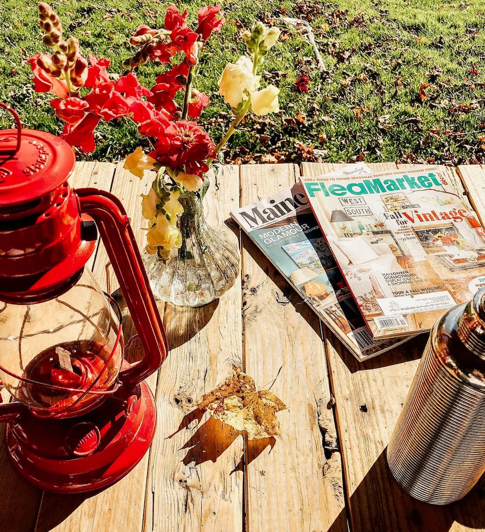 How to DIY A Mobile Pallet Coffee Table