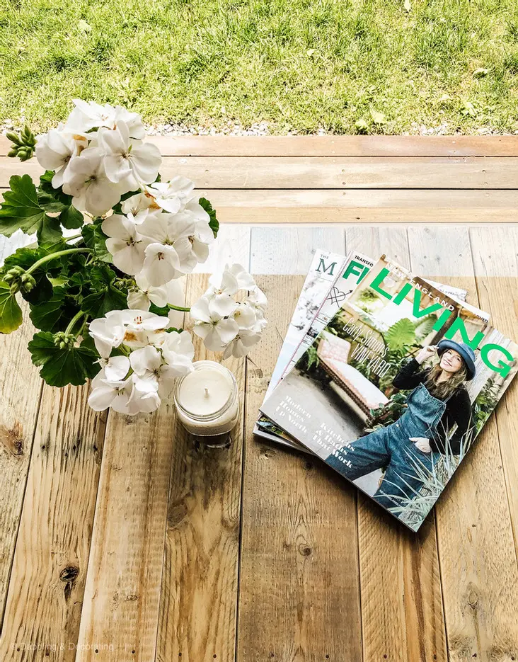 How to DIY A Mobile Pallet Coffee Table