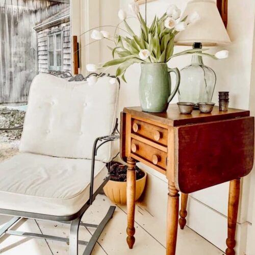 vintage decor in my parents coastal Maine home; decorating with family heirlooms.