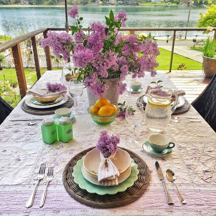 Outdoor Mother's Day Table Setting