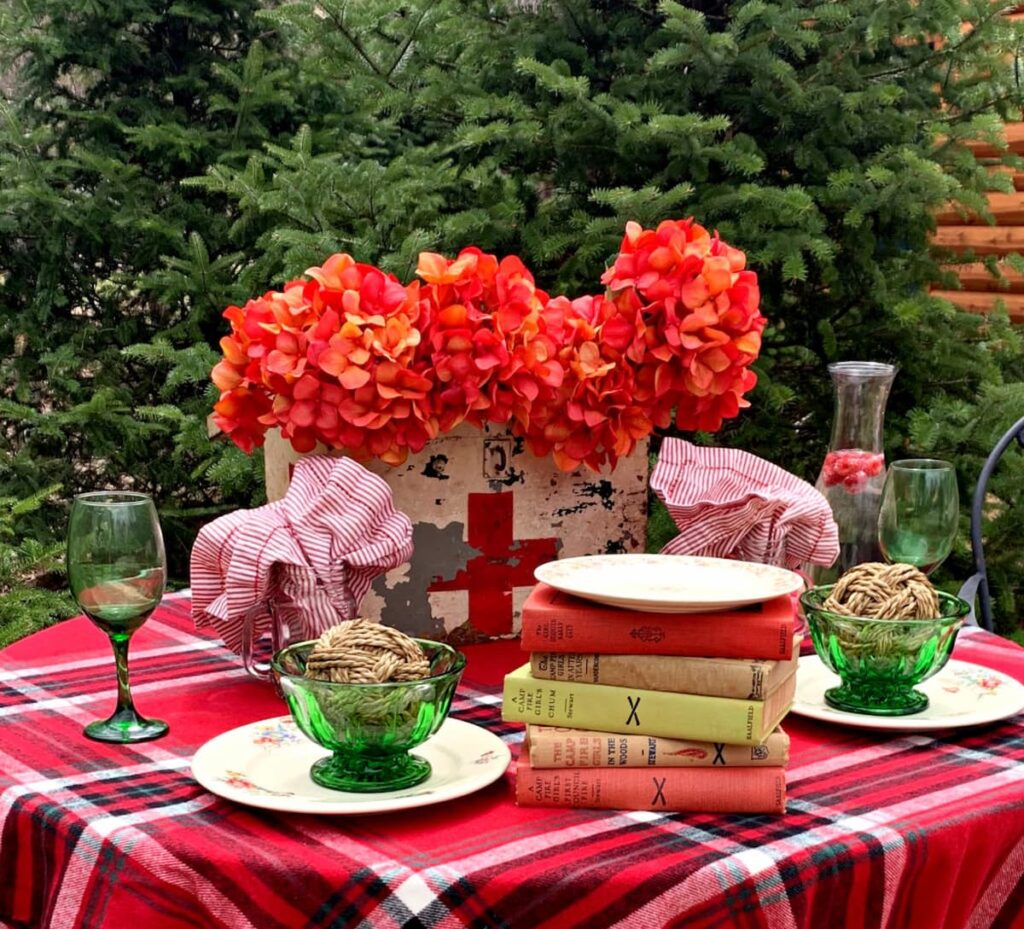 Outdoor Mother's Day Table Setting