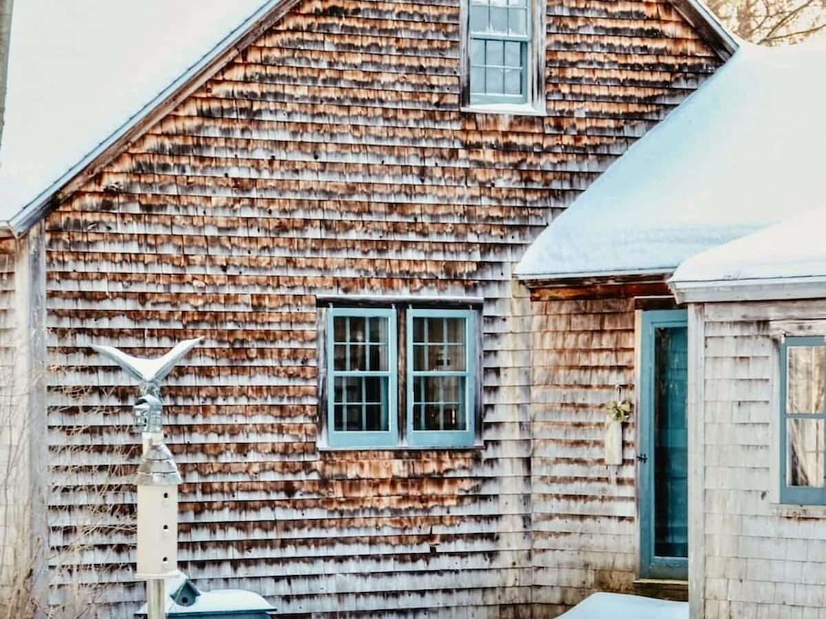 Cedar Shake Siding Restoration: How to Repair, Restore, and Maintain Your  Home's Cedar Shingles, image size:1200x900