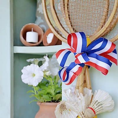 DIY Summer Wreath with Vintage Badminton Racquets