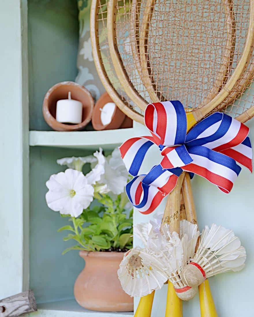 DIY Summer Wreath with Vintage Badminton Racquets