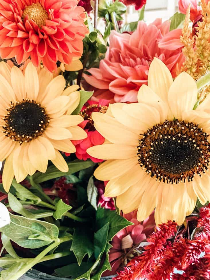 Simple Fall Table Centerpiece