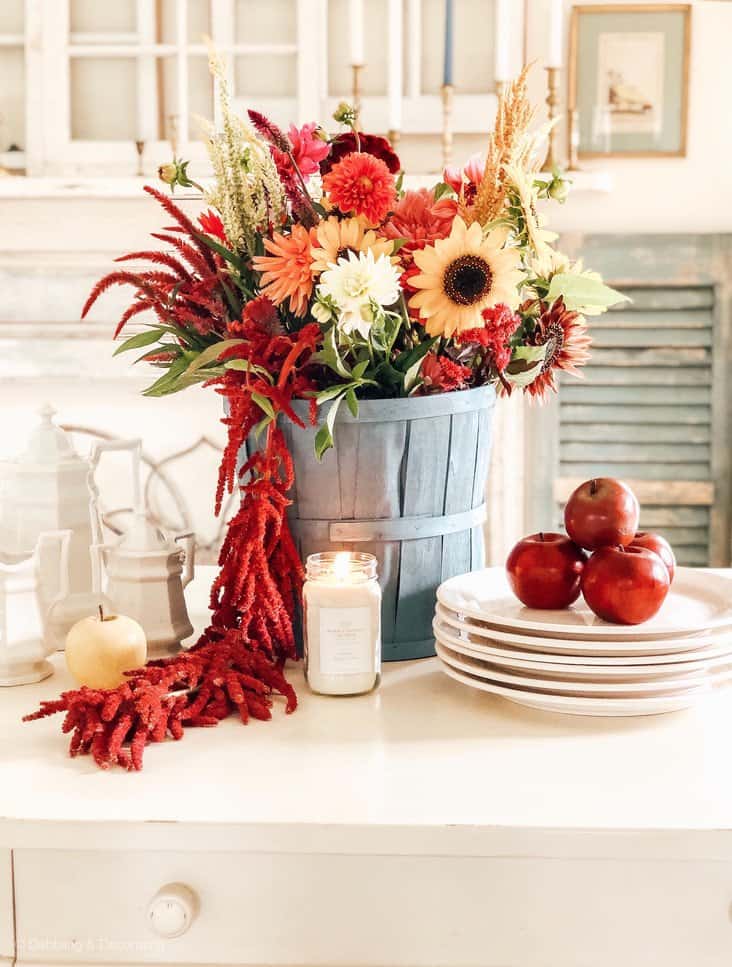 Simple DIY Fall Table Centerpiece