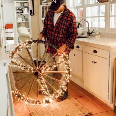 DIY Christmas Wagon Wheel with White Lights!