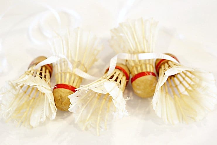 DIY Summer Wreath with Vintage Badminton Racquets