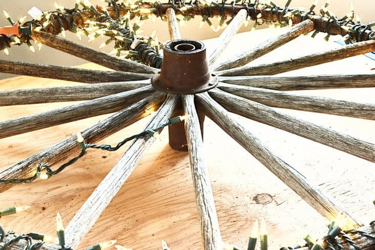 DIY Christmas Decoration! Vintage Wagon Wheel with White Lights!