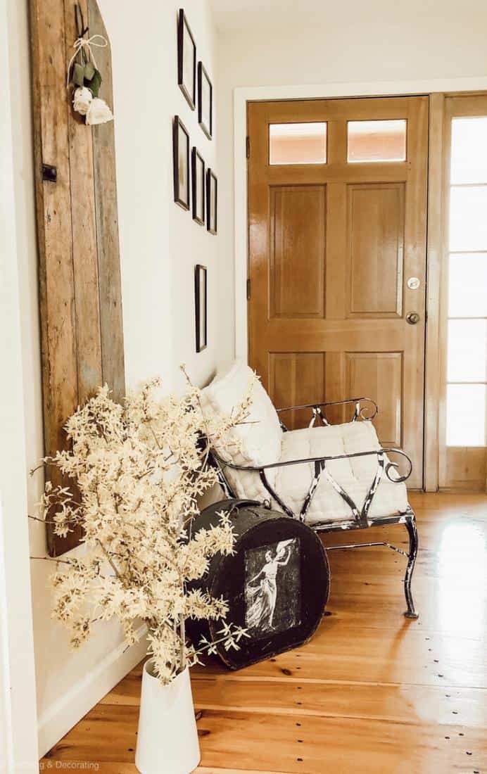 Wrought Iron bench Makeover in a home entryway