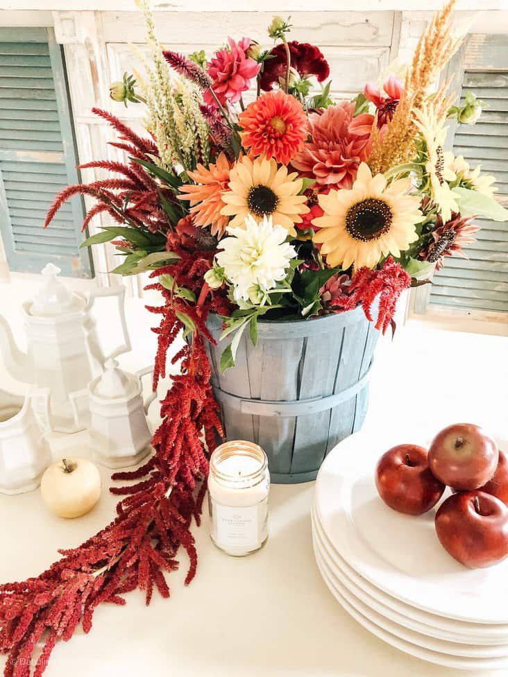 Simple DIY Fall Table Centerpiece