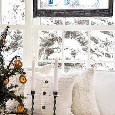 Simple Christmas Decor in the Sunroom