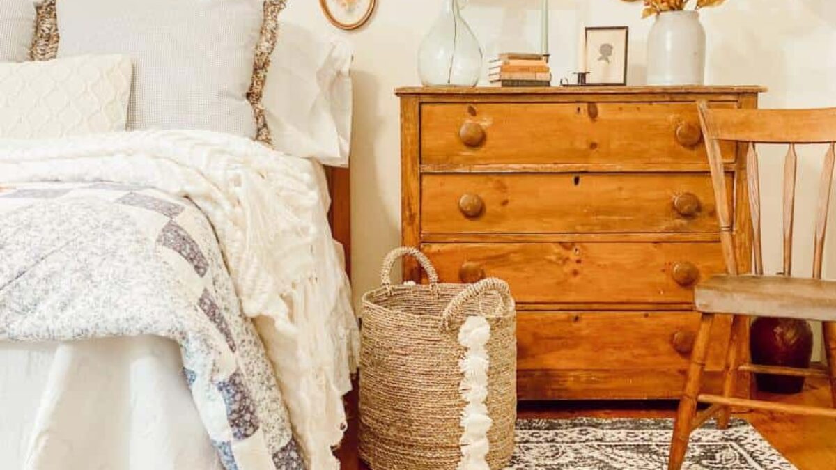 Small Attic? Big Charm! Vintage Bedroom Ideas That Work in Any Space, image size:1200x675