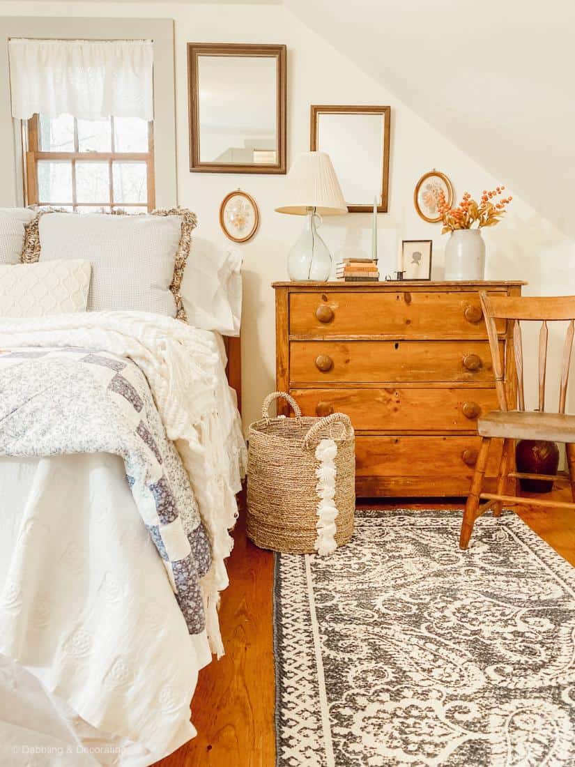 Cozy Small Attic Bedroom Decorating Ideas