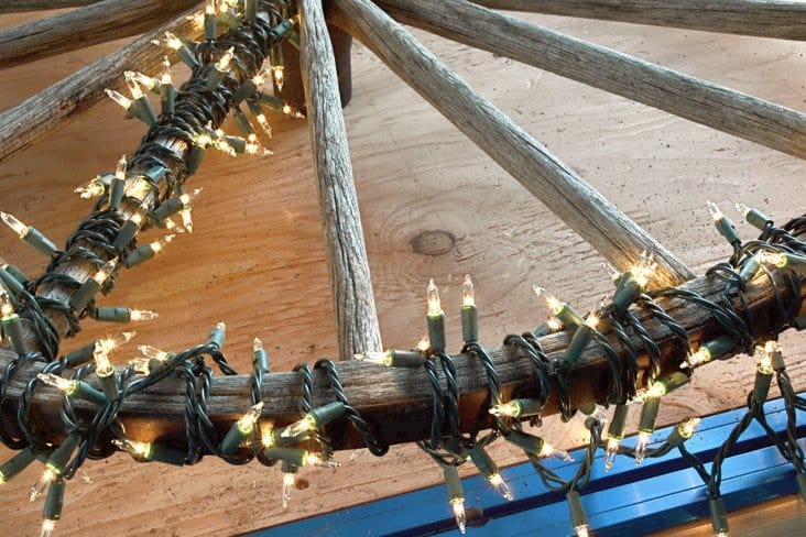 DIY Christmas Decoration! Vintage Wagon Wheel with White Lights!