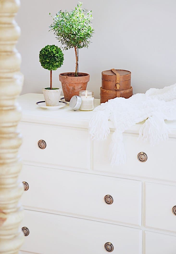 Bedroom Dresser Makeover