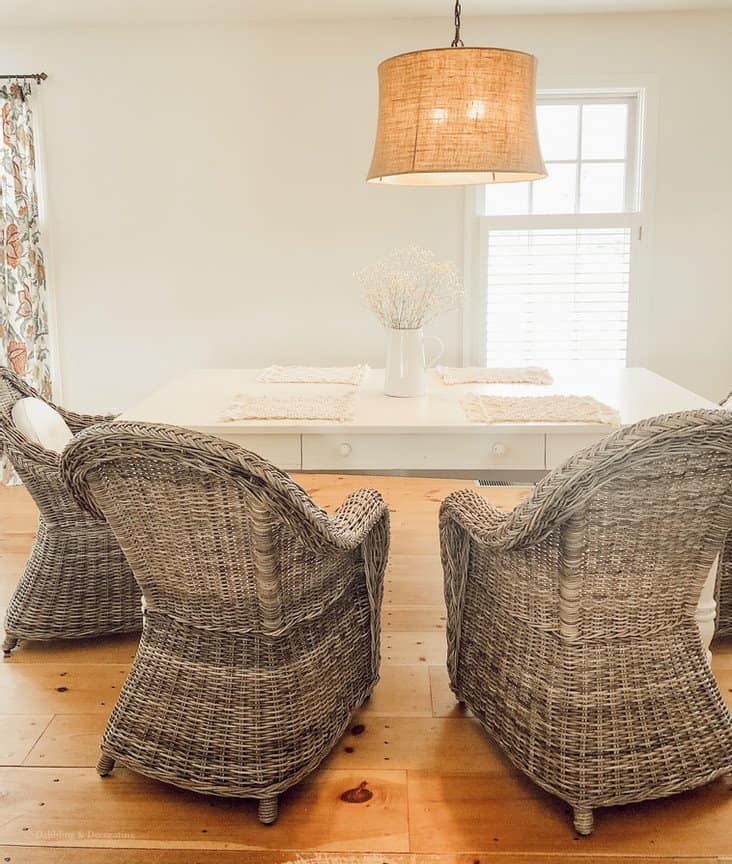 Dining Room before Faux Vintage fireplace Mantel