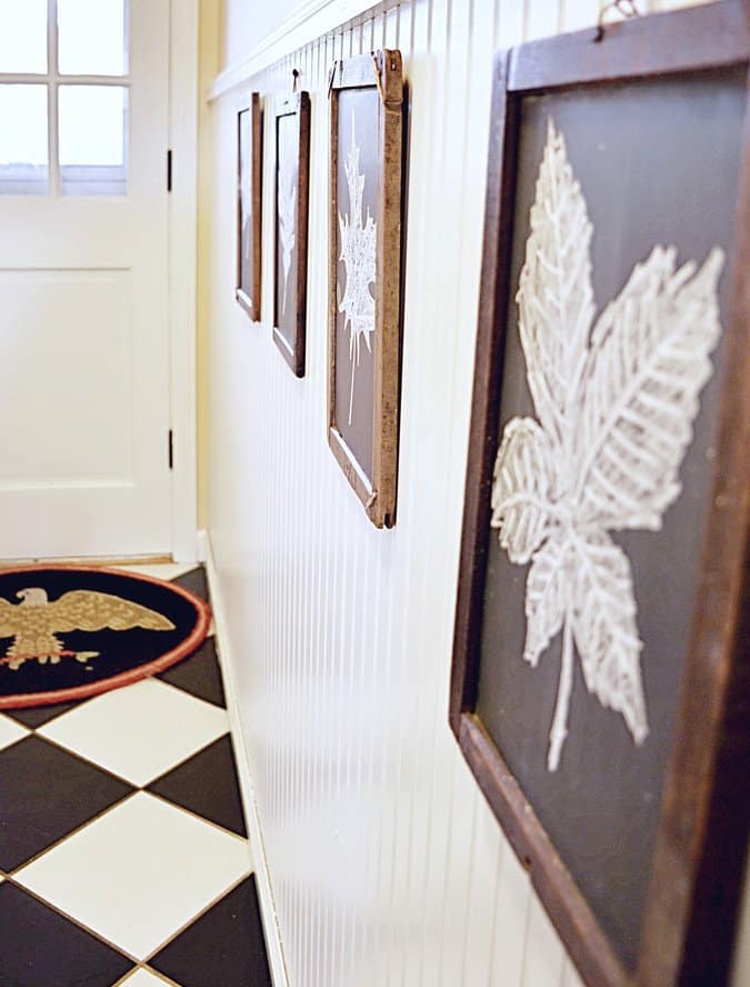 Entryway Ideas with Antique Decor