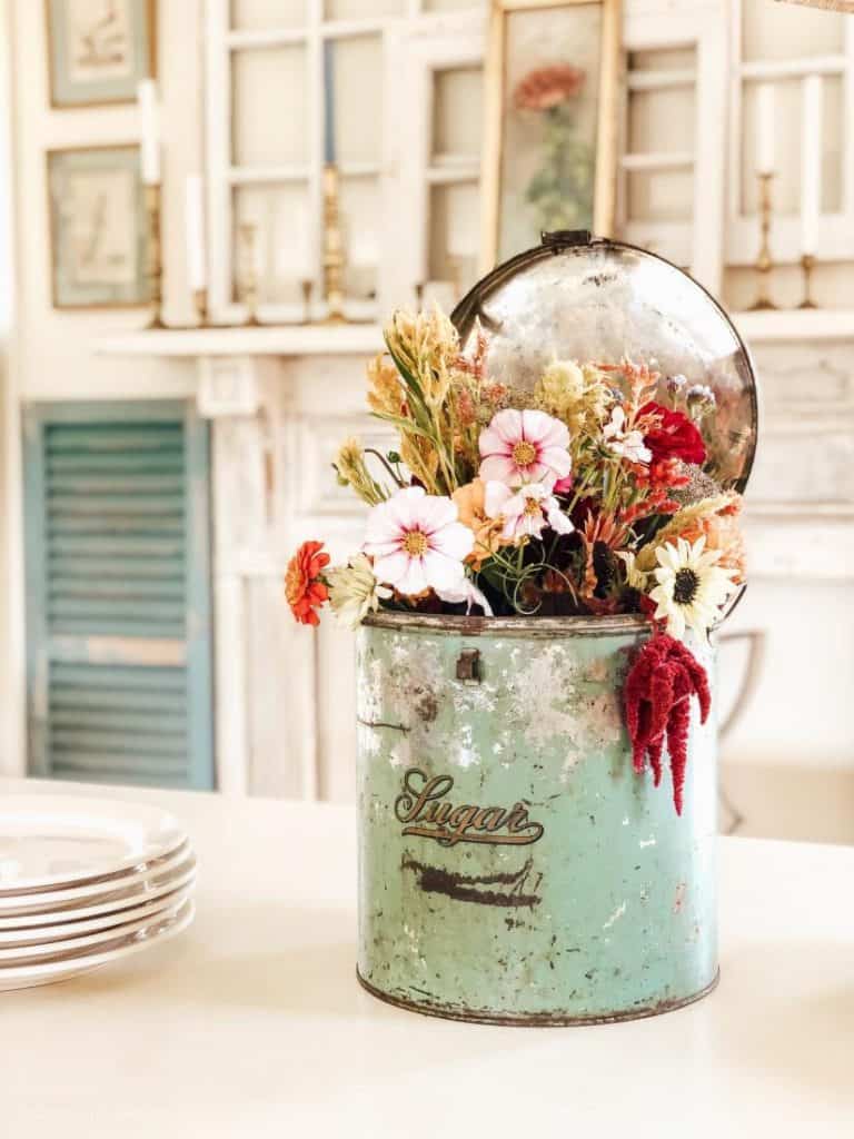 How to Make a Vintage Sugar Tin Centerpiece