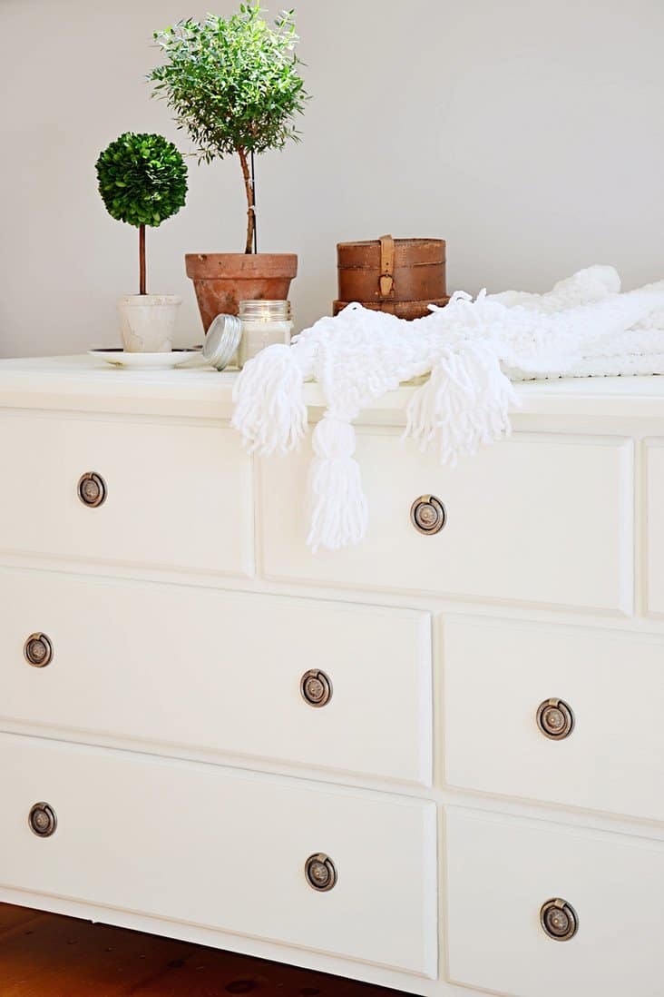 Bedroom Dresser Makeover