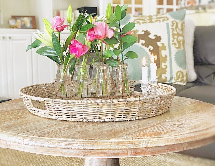 Vintage Decor with Flowers for Valentine's Day Vintage Decor with Flowers for Valentine's Day