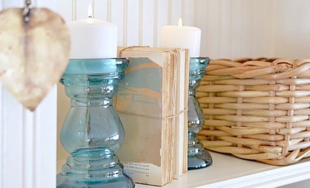 10 Fun Ideas for Decorating with Vintage Books!
