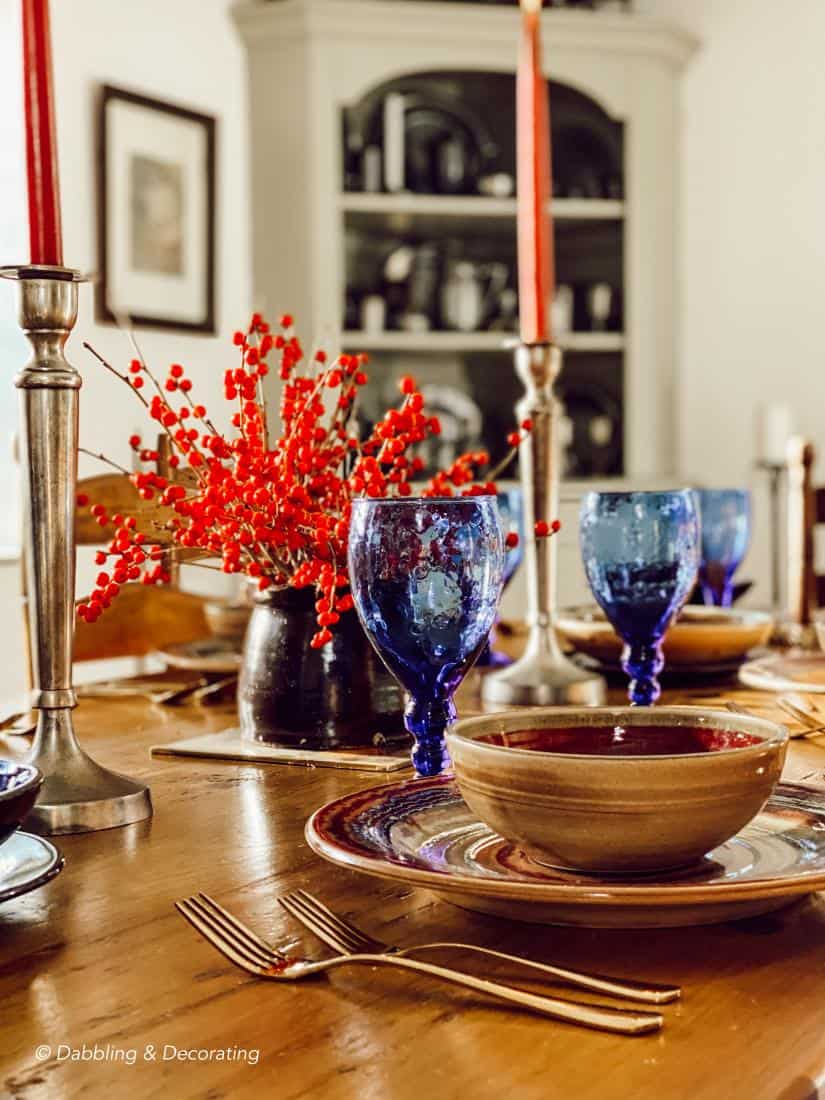 A Simple yet Imaginative Mixed Pottery Winter Table
