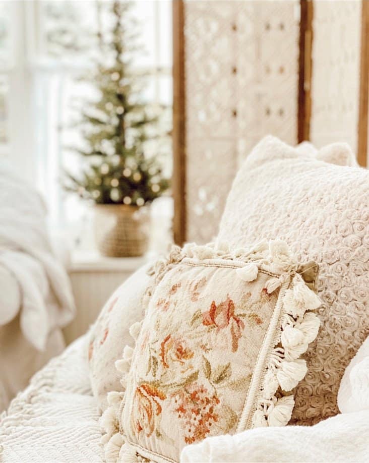 How to Decorate for the Holidays with Simple Winter Whites