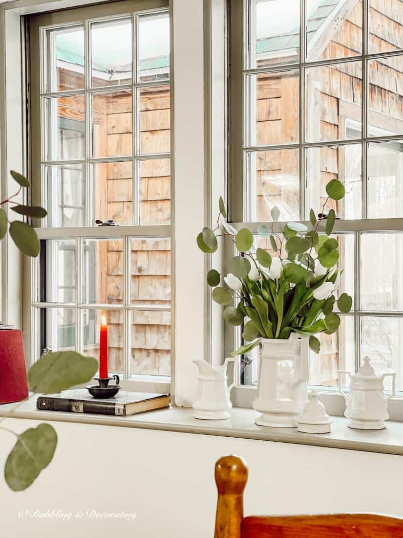 5 Easy Ways to Decorate a Windowsill | Dabbling and Decorating