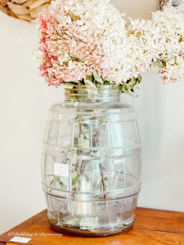 A vase of flowers on a table