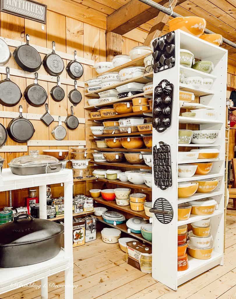 Display of old dishes in a store