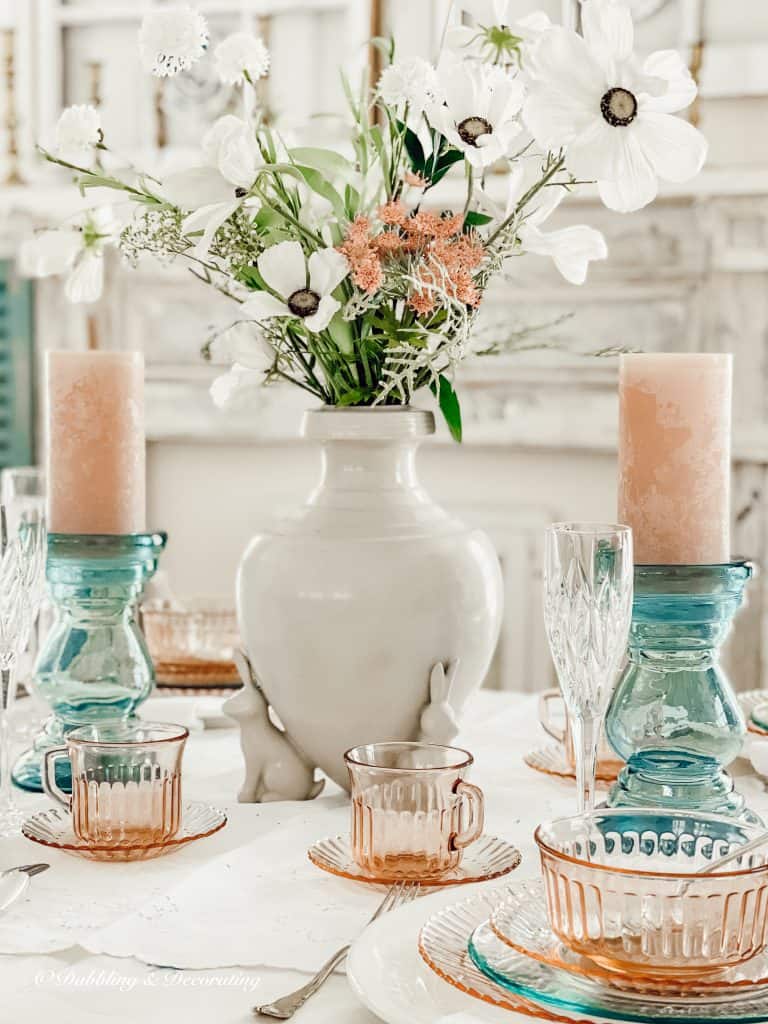 A vase of flowers on a table