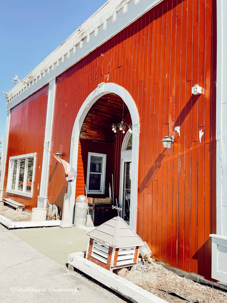 Eagle Bridge Antique Center | Red Barn.My Favorite Second-Hand Shops from Vermont to Maine