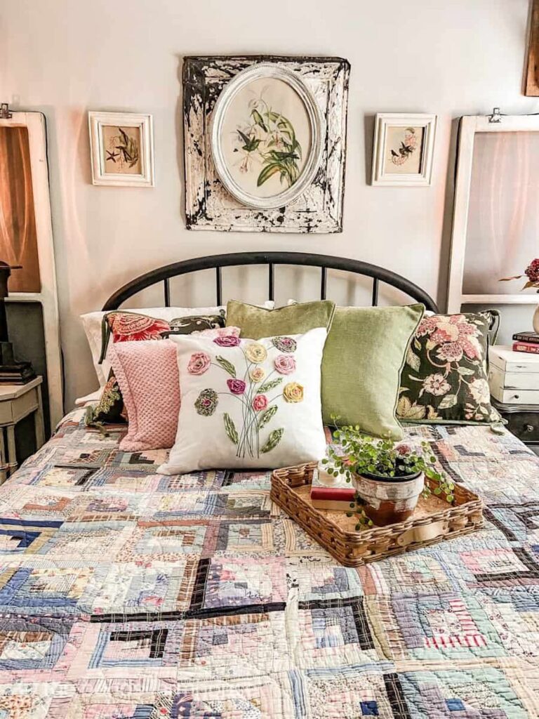 Vintage style cottage core room in bedroom