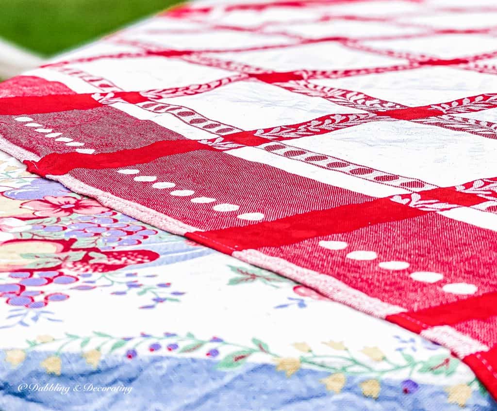 A Quick and Easy Rainy Day Lobster Table Setting