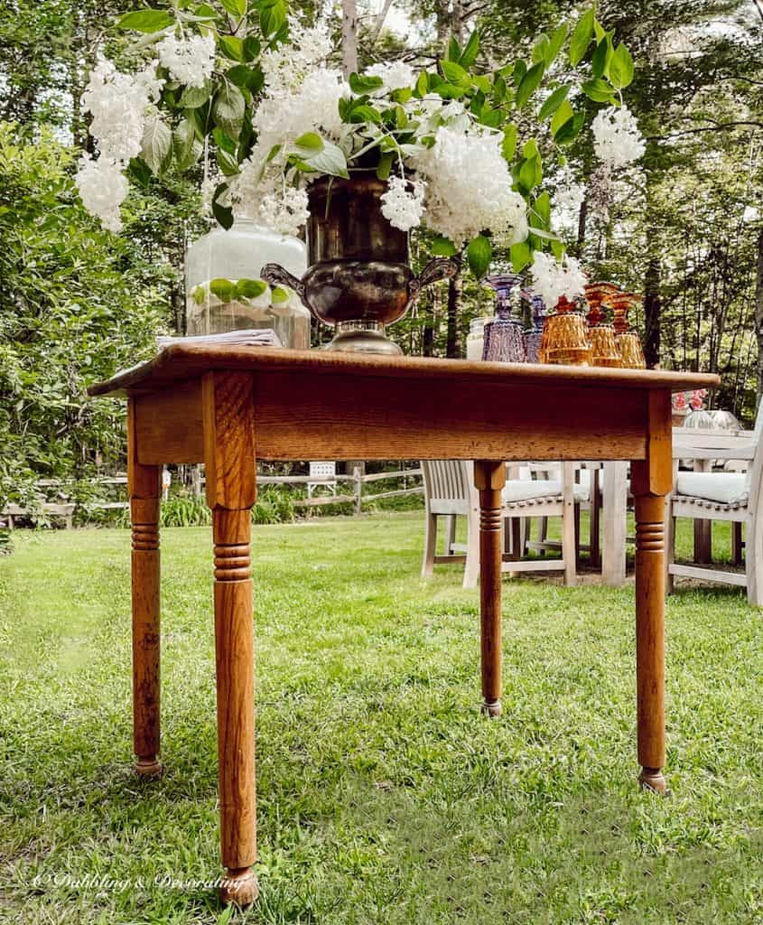 The Cutest Little Outdoor Beverage Table