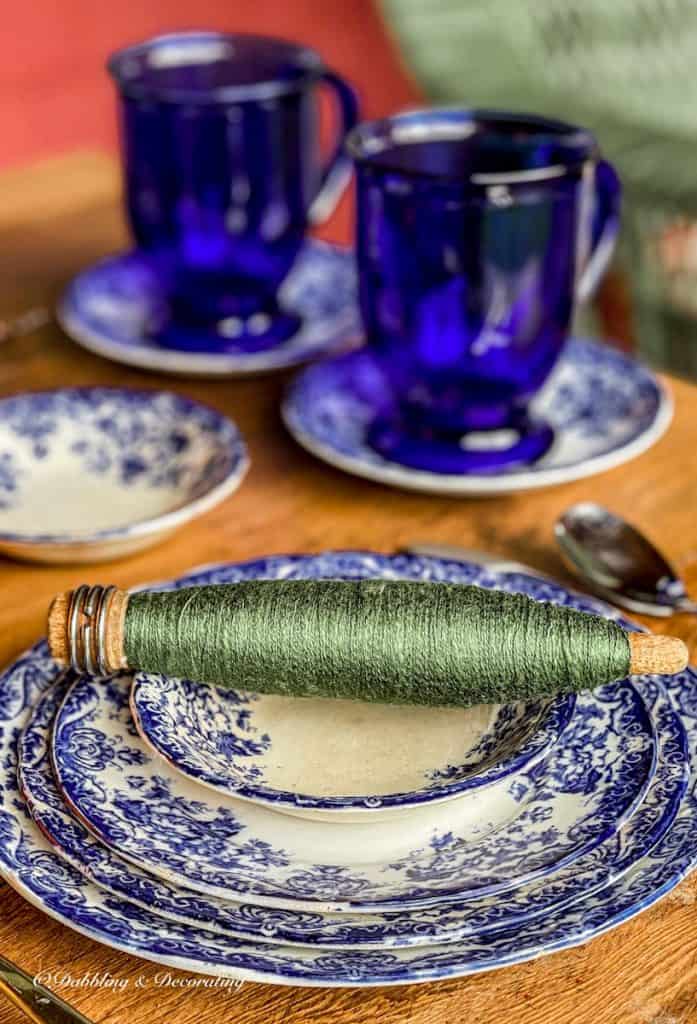 Blue and White Tablesetting in fall colours.