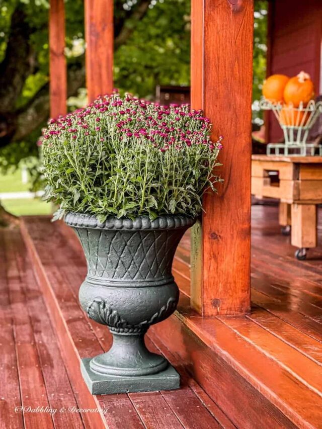 How to Easily Upcycle Plastic Urns For Fall