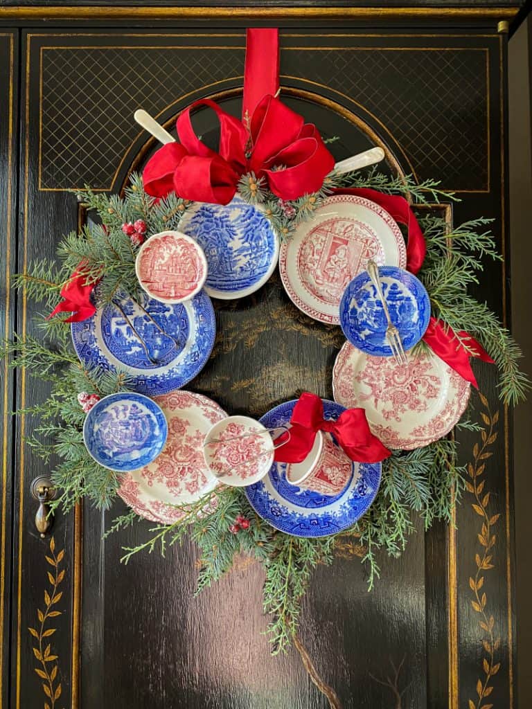 How to make your own vintage Christmas decor wreath.