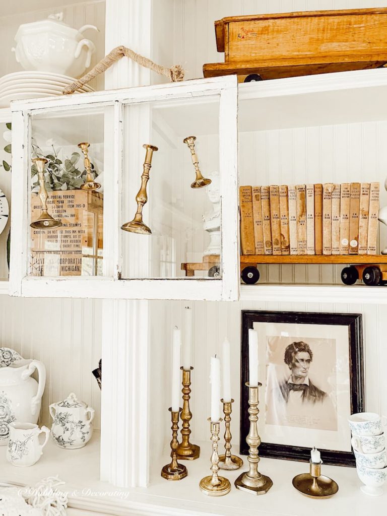 16+ Salvaged Window Decorating Ideas