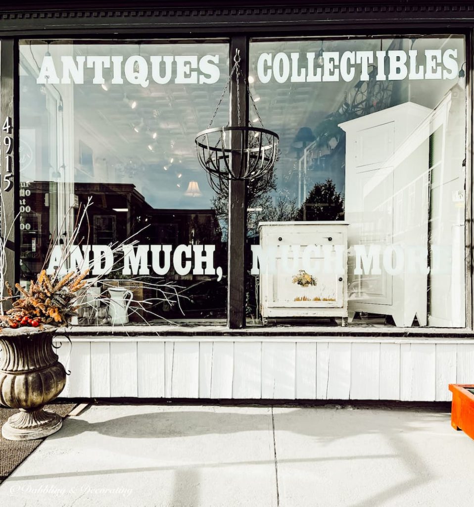 How to Start a Vintage Booth Business