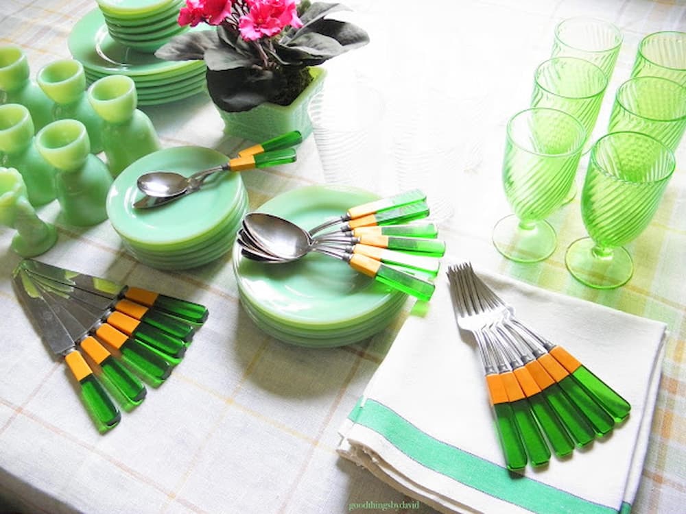 Jadeite Spring Table