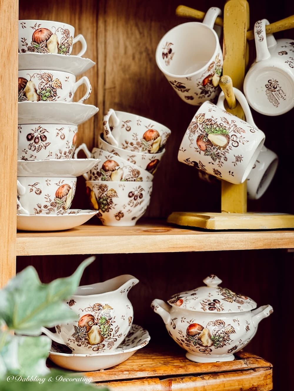 Johnson and Johnson Brothers Dishware, letting go of vintage decor.