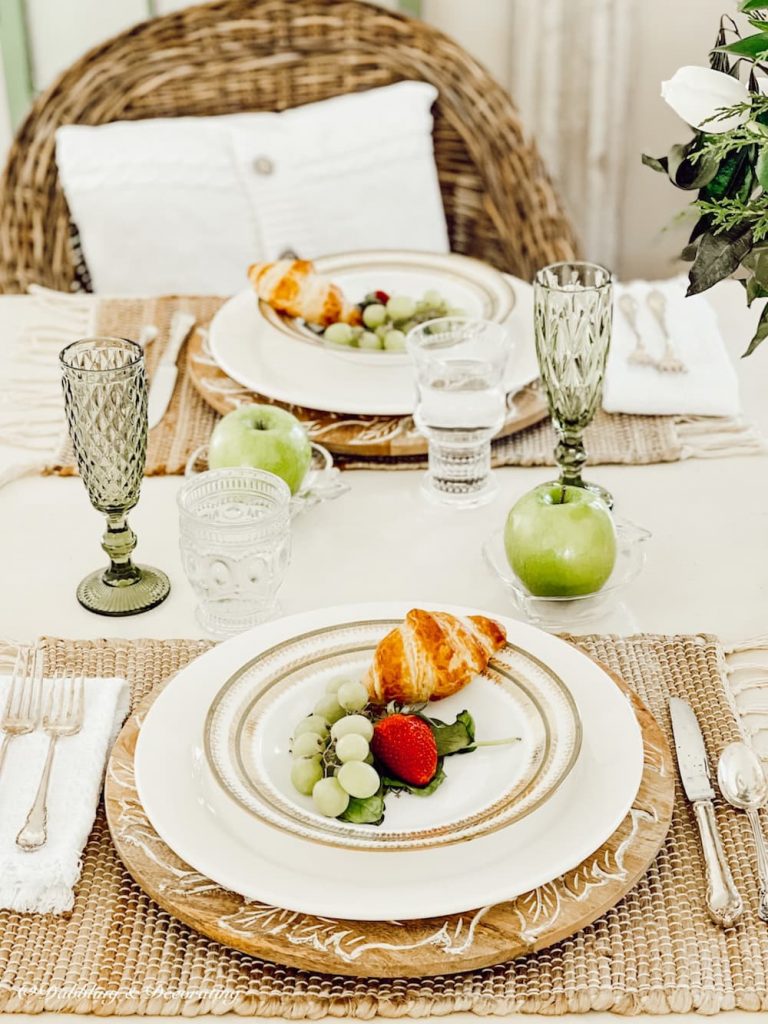 Spring Table Setting Ideas _ Green with Envy