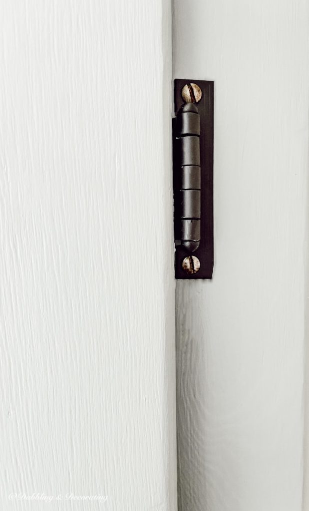 Black Hinge