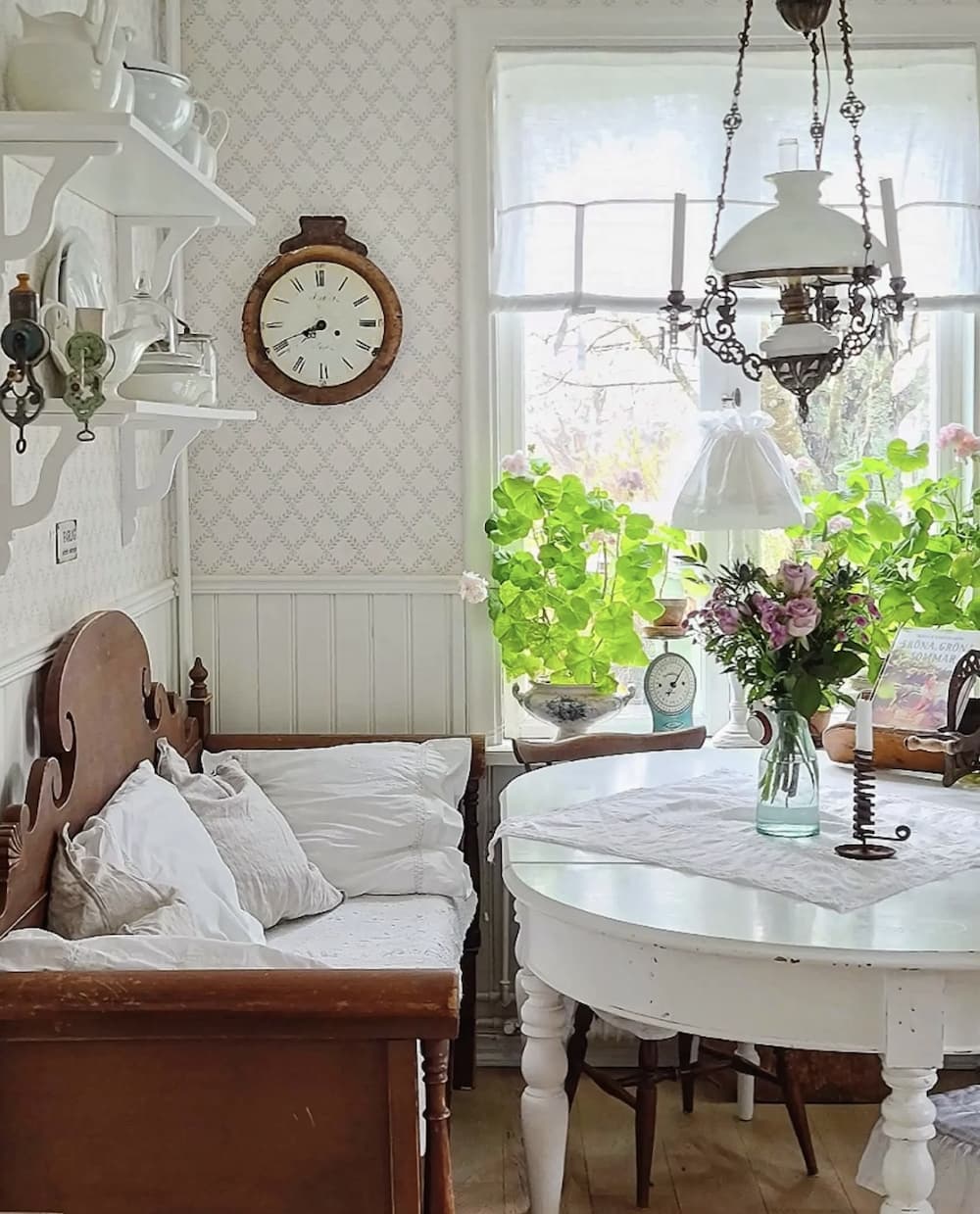 Scandinavian Spring Homes When Less is More