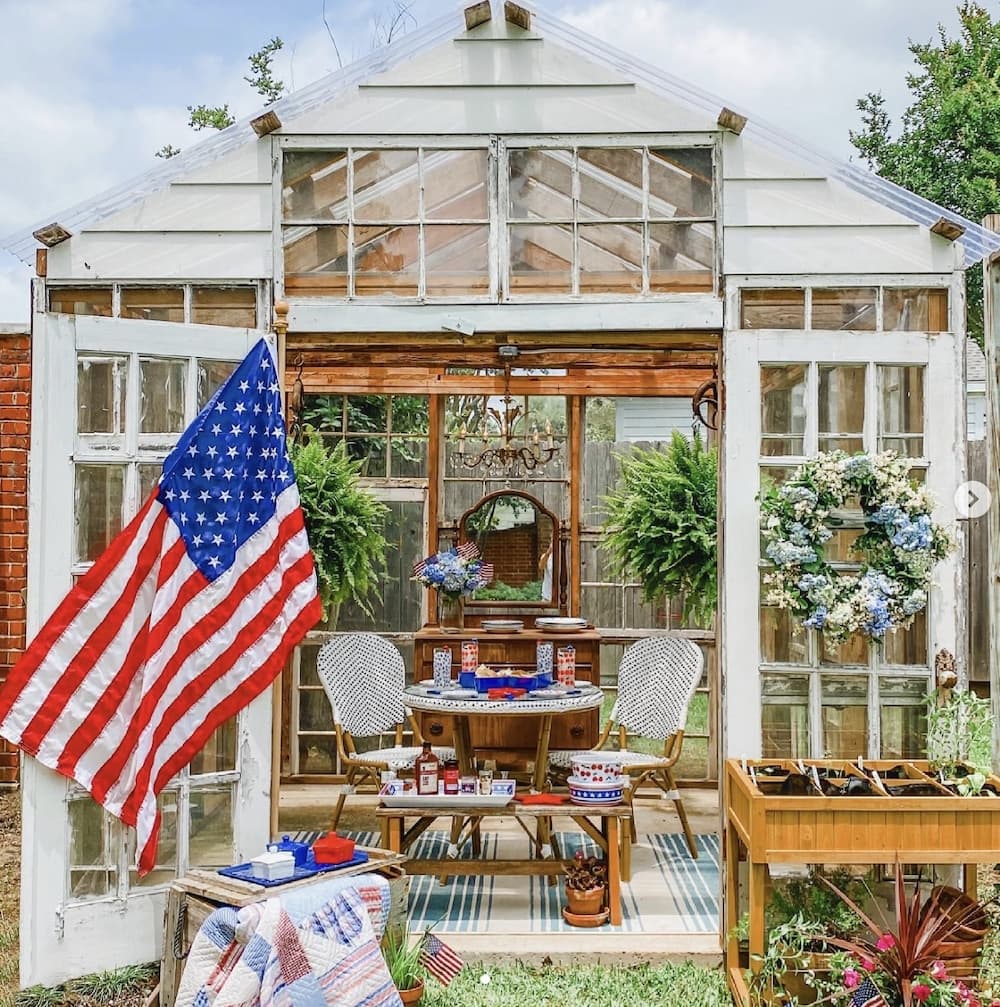 Gorgeous Greenhouses to Swoon Over