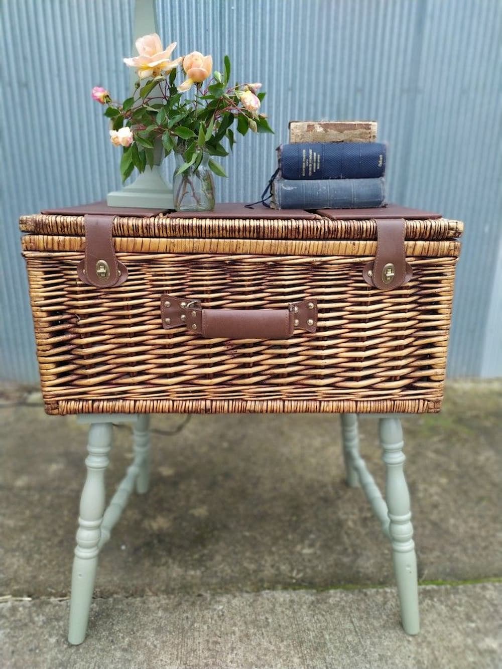 Picnic Basket Table